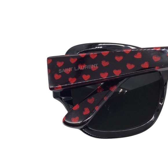 SAINT LAURENT BLACK / RED HEART PATTERN PLASTIC FRAME SUNGLASSES main image 4